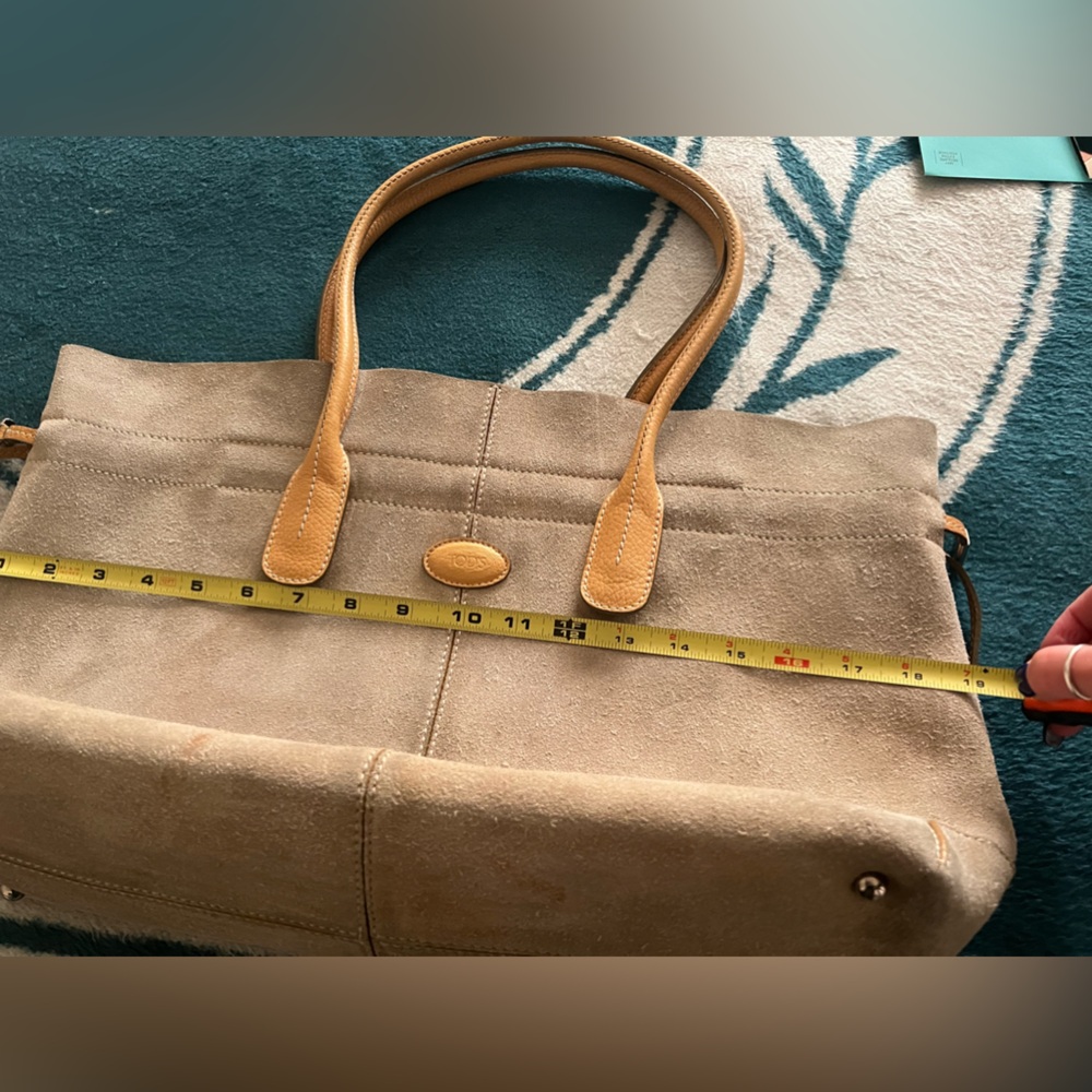 Tod’s suede large tan D tote bag. Princess Diana’s signature bag - Picture 16 of 16